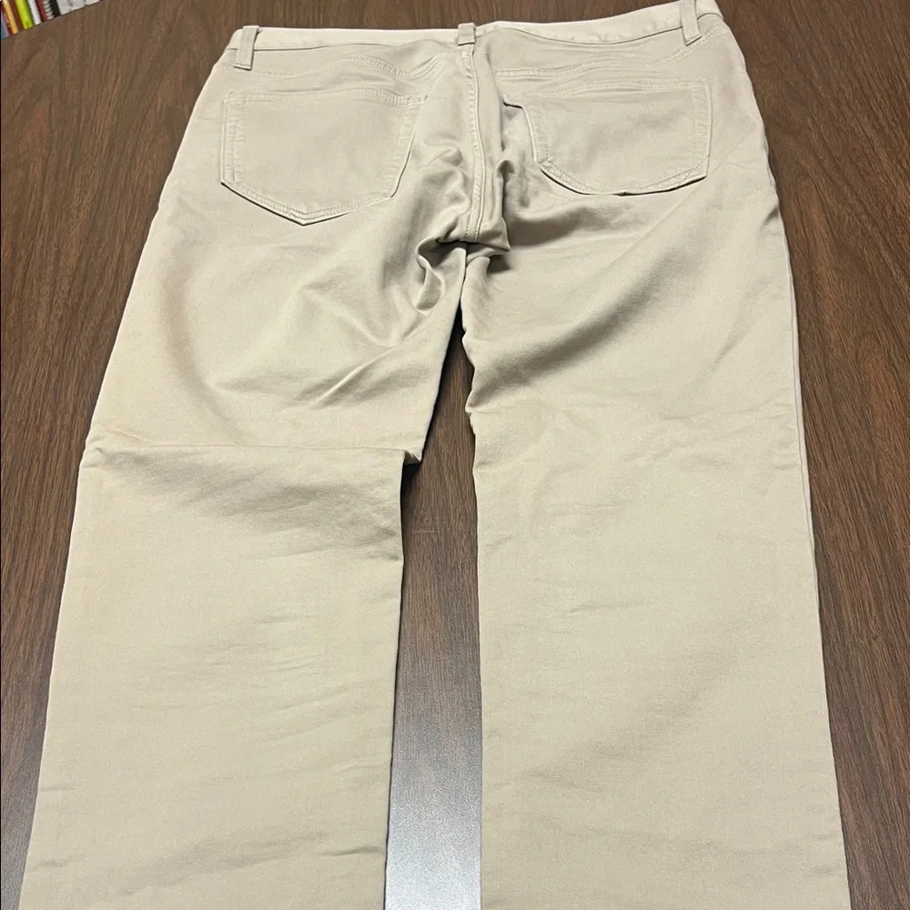 Banana Republic The Traveler Slim Fit Tan Pants, size 32x32‎